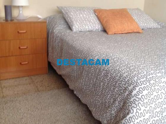 Luminosa habitación en piso compartido en Eixample, Barcelona